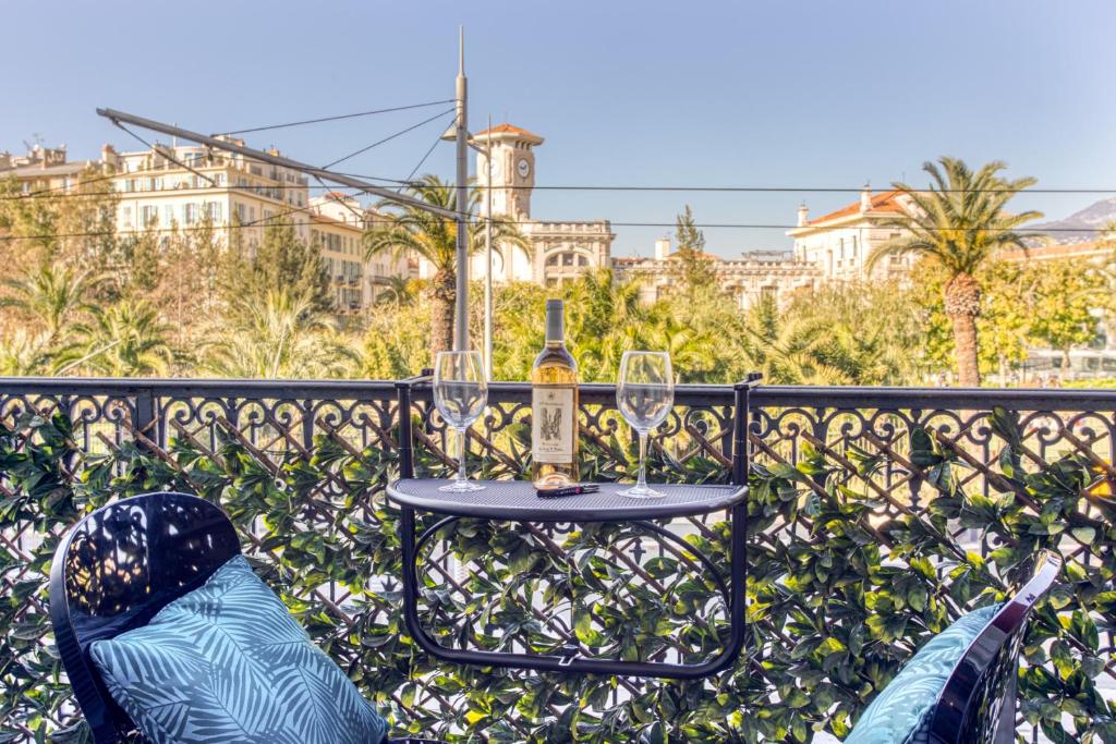 LE JEAN JAURES - REFAIT A NEUF, LUMINEUX, LONG BALCON, JOLIE VUE, WIFI, Cœur VIEUX-NICE 28 Boulevard Jean Jaurès, 06300 Nice