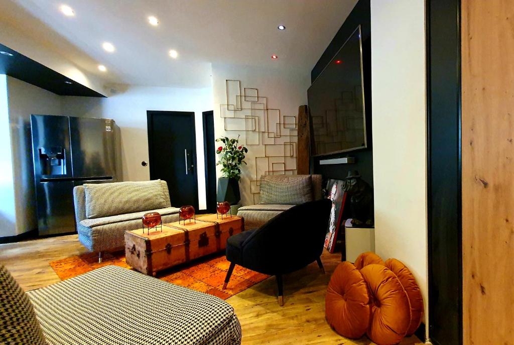 Appartement LE K AU VIEUX PORT MARSEILLE avec WC JAPONAIS 35 Rue Caisserie 13002 Marseille