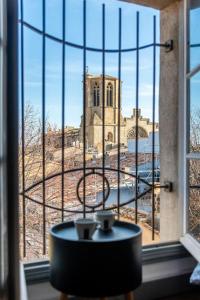 Appartement le king - vue bastide - wifi deuxième étage 32 Rue Jules Sauzède 11000 Carcassonne Languedoc-Roussillon