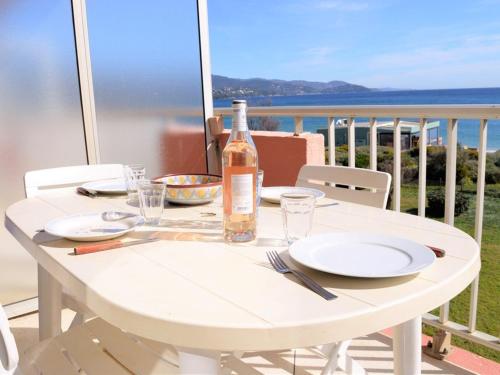 Appartement Appartement Le Lavandou, 1 pièce, 2 personnes - FR-1-251-307 Batiment La Fregate - Appartement NÂ°201 - Avenue Du President Auriol - Le Lavandou