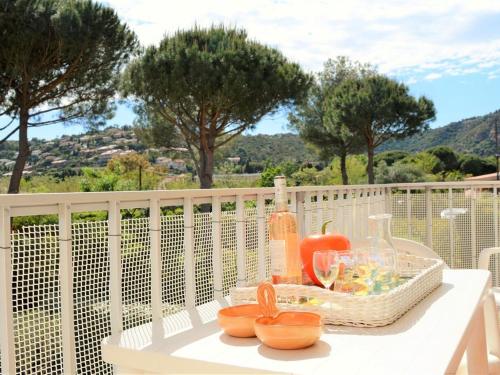 Appartement Le Lavandou, 2 pièces, 4 personnes - FR-1-251-205 Le Lavandou france