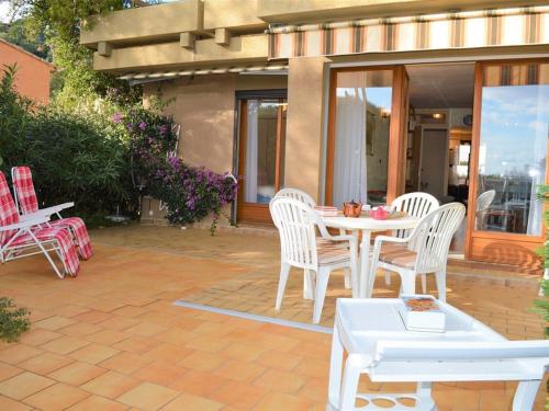 Appartement Appartement Le Lavandou, 2 pièces, 4 personnes - FR-1-251-305 Batiment Acanthes - Appartement NÂ°1 - Avenue Du Pilon De Saint-Clair - Le Lavandou