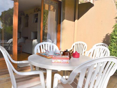 Appartement Le Lavandou, 2 pièces, 4 personnes - FR-1-251-305 Le Lavandou france