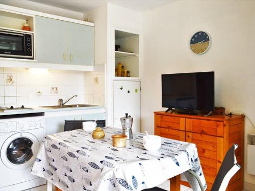 Appartement Le Lavandou, 2 pièces, 4 personnes - FR-1-251-411 Le Lavandou france