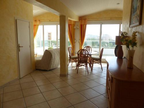 Appartement Le Lavandou, 2 pièces, 4 personnes - FR-1-308-47 Le Lavandou france