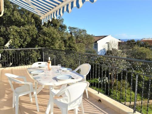 Appartement Le Lavandou, 3 pièces, 4 personnes - FR-1-251-25 Le Lavandou france