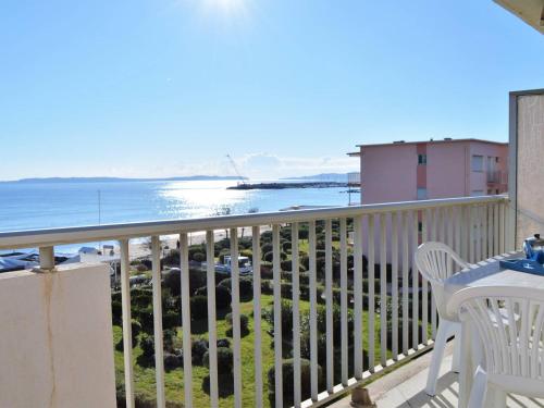 Appartement Appartement Le Lavandou, 3 pièces, 6 personnes - FR-1-251-374 Bât GALIOTE B - Appartement N°26 - 2 èmes éta 34 AVENUE DU PRESIDENT VINCENT AURIOL Le Lavandou