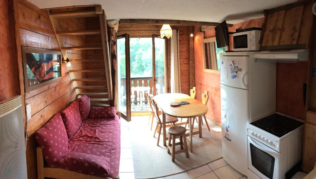 Appartement le lays cosy apartment 40M2 vue montagne plein sud 110 Route des Grandes Alpes 74300 Les Carroz d\'Arâches