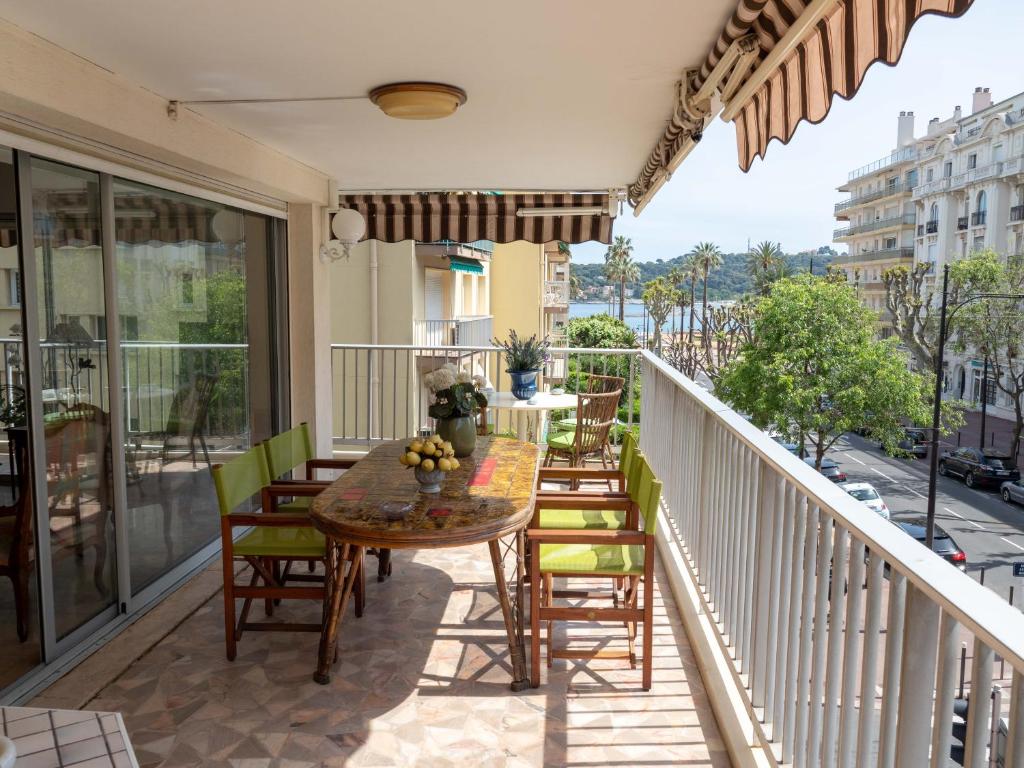 Appartement LE LIBECIO - FAMILIALE ET CONFORTABLE 37 Boulevard Albert 1er 06600 Antibes