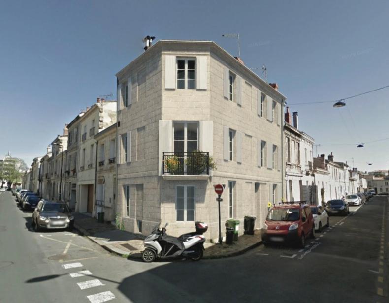 Appartement le loft bleu - un atelier-cocon élégant & central 25 Rue Séraphin 33000 Bordeaux