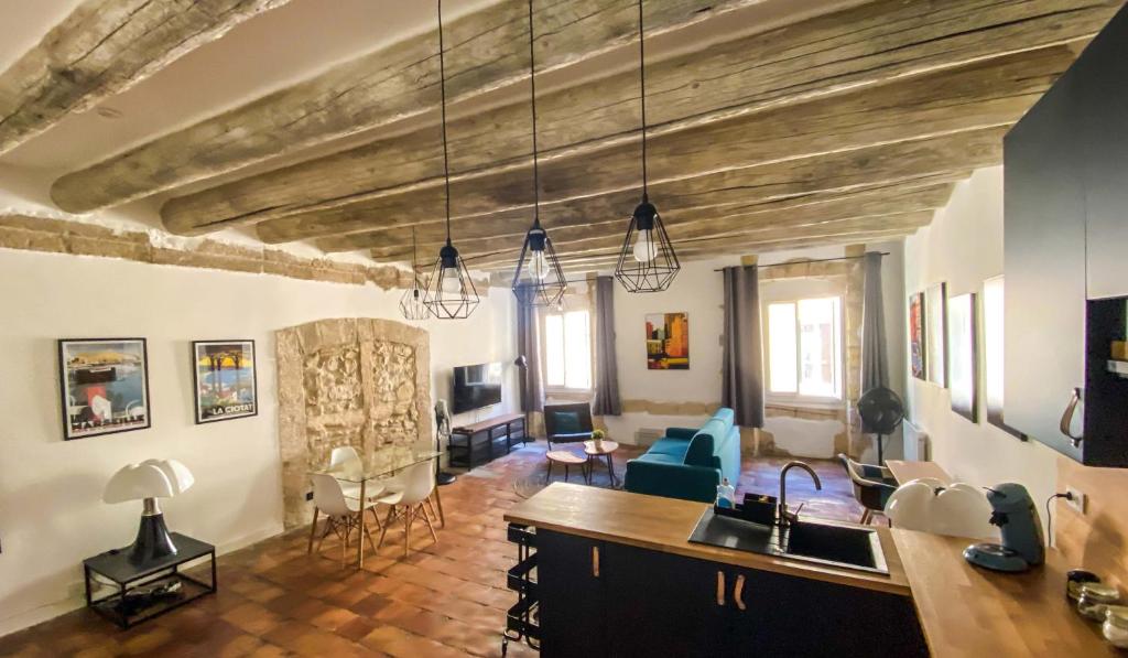 LE LOFT ESTIENNE D'ORVES Cours Honoré d'Estienne d'Orves, 13001 Marseille