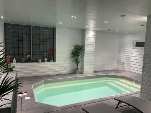 Le Loft Mauresque Centre Ville piscine privée intérieure chauffée