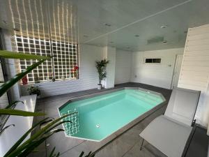 Appartement Le Loft Mauresque Centre Ville piscine privée intérieure chauffée 45 Avenue Régnauld 33120 Arcachon Aquitaine