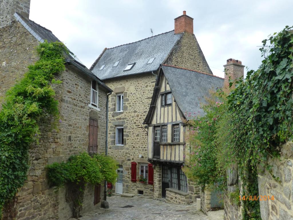 Appartement Le Logis Port de Dinan Lanvallay 18 Rue de l'Abbaye 22100 Lanvallay