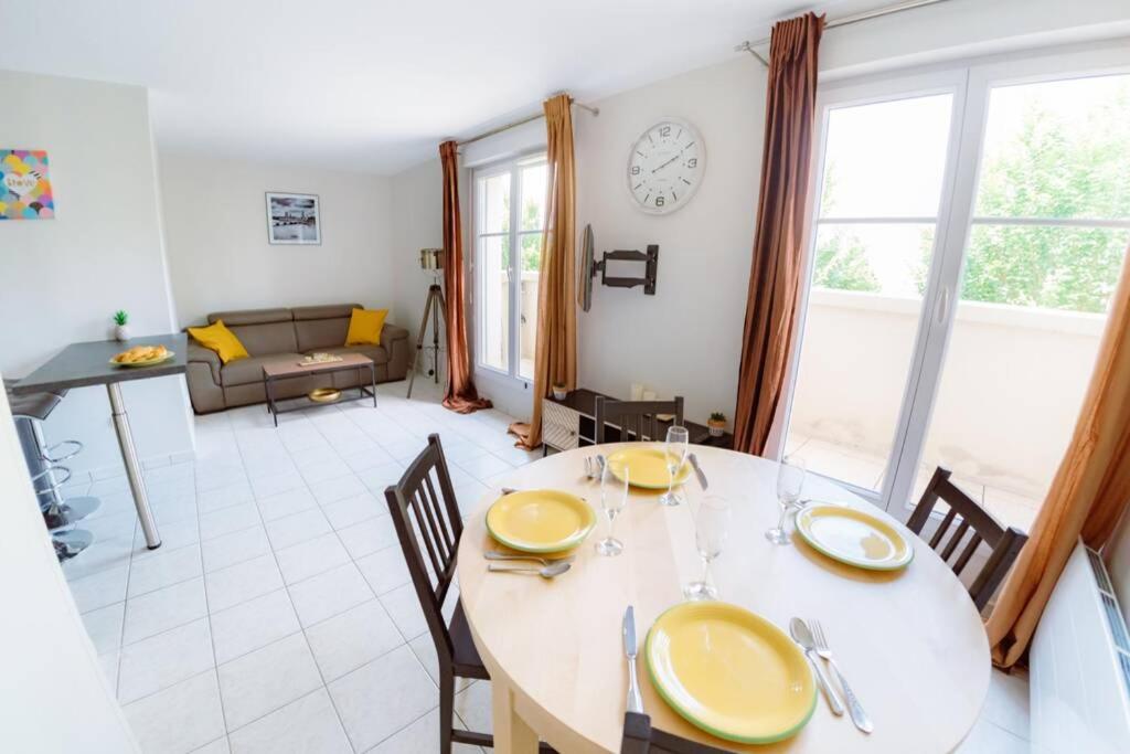 Appartement Le Lumineux-T2-43m2-Face Val d'Europe-Disney 24 Cours de la Garonne 77700 Serris