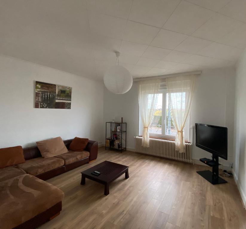 Le MAELY, studio au calme, centre de Honfleur (linge fourni)