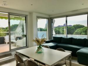 LE MANHATTAN - Exceptionnel studio avec piscine, clim, WIFI, garage