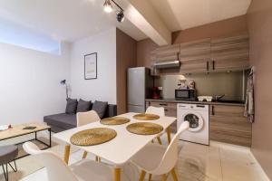 Appartement Le Manhattan - Hyper Centre - Plage - Tout Confort 2ème étage 9 Rue Bonaparte 06800 Cagnes-sur-Mer Provence-Alpes-Côte d\'Azur