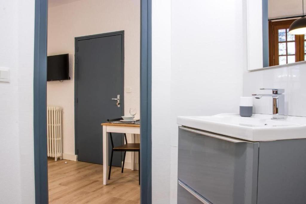 Appartement Le Martel, à 50m de la gare Fibre appartement n°5 2eme étages 13 Boulevard Pont Achard 86000 Poitiers