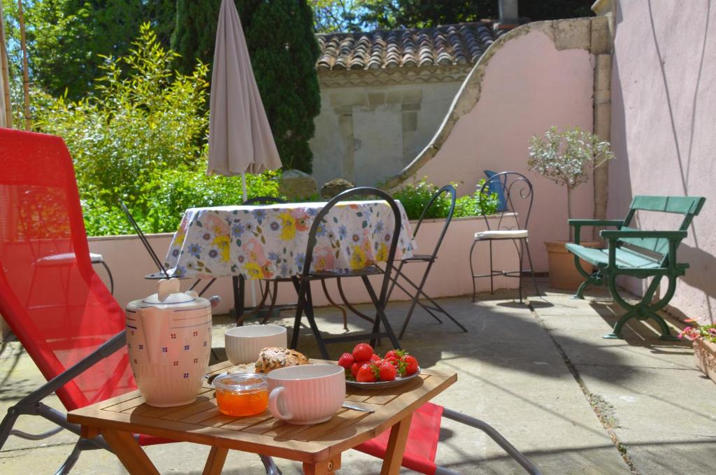 Le Mas Sivan séjour arlésien 2 à 6 personnes wifi climatisation parking 9 Rue du Pont de Langlois, 13200 Arles