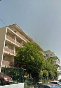 Le mermoz, studio meublé, parking, wifi, proche centre ville