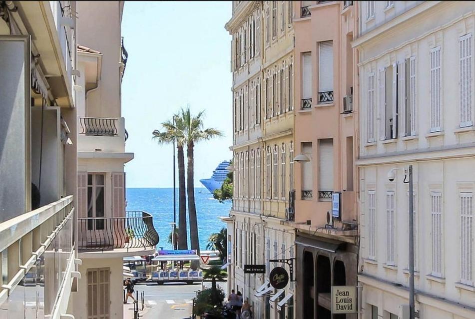 Appartement Le Minerve 2e etage 2 Rue des freres Pradignac 06400 Cannes