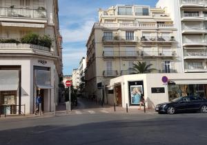 Appartement Le Minerve 2e etage 2 Rue des freres Pradignac 06400 Cannes Provence-Alpes-Côte d\'Azur