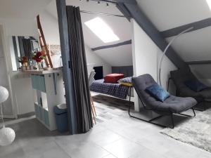 Le Mini Loft Montargis centre 1 à 4 personnes climatisation parking linge wifi freebox Netflix