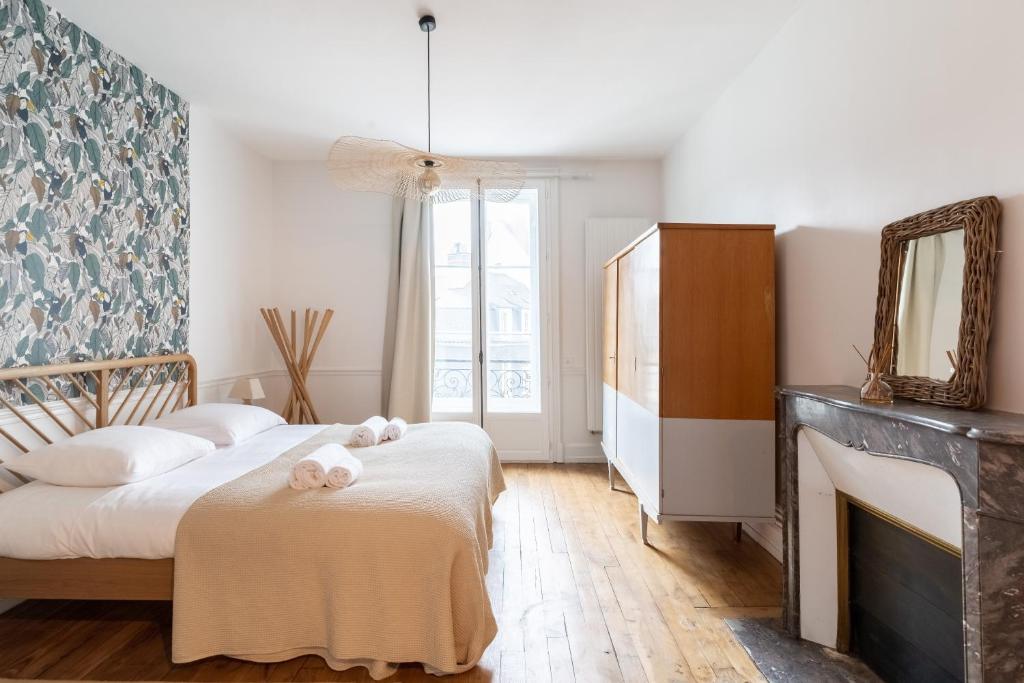 Appartement LE MONNAIE - Charme et standing au coeur de Rennes - 130m2 4 chambres 19 rue de la Monnaie 35000 Rennes