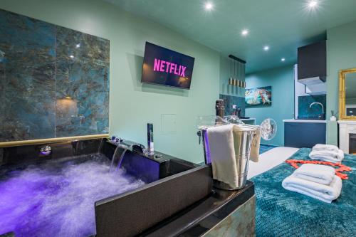 Le Musée d’Aphrodite / JACUZZI
