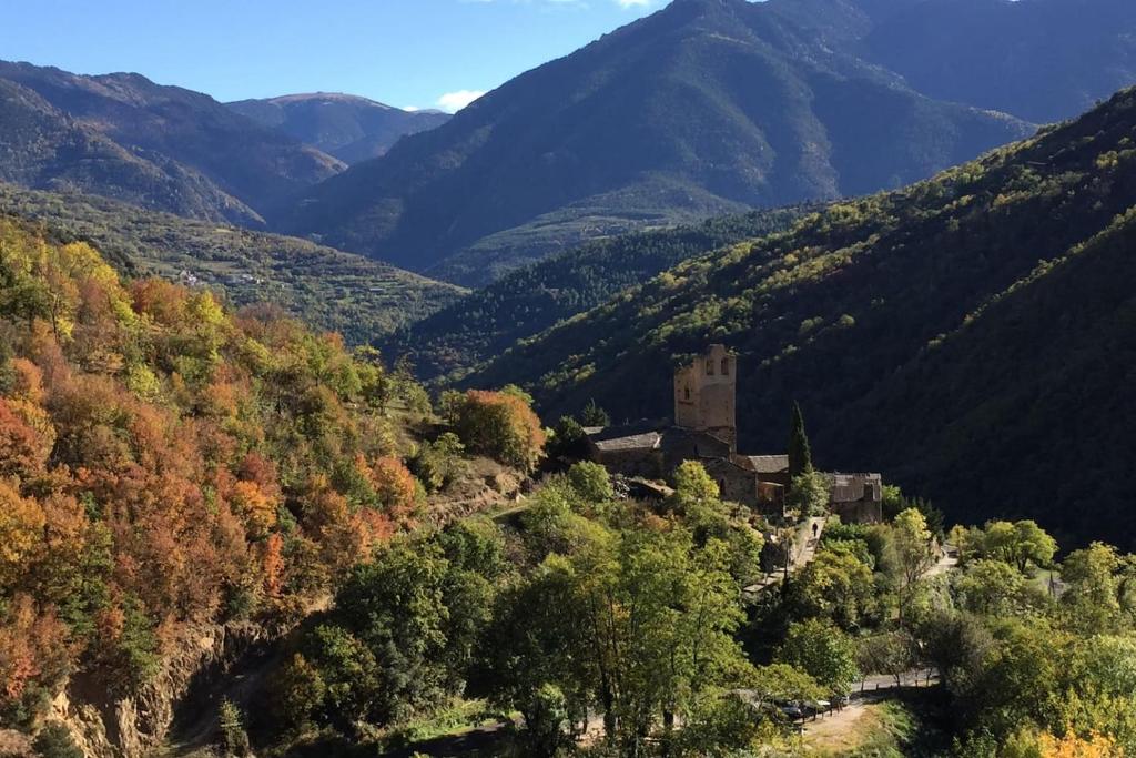 Appartement Le nid d' évol gite avec balnéo,terrasse et vue sur la montagne 13 carrer del esquiu 66360 Olette