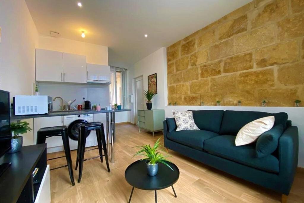 Appartement Le Nido - Studio in the heart of the city 12 Rue Bernard de la Treille 30900 Nîmes