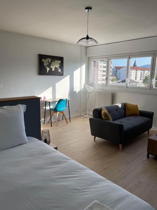 Appartement Le Niel - Spacieux - WIFI - Parking gratuit 19h-7h 3ième étage 12 Rue Niel 63100 Clermont-Ferrand