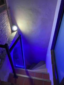 Le Nightflyer T2 atypique de brique et en cave
