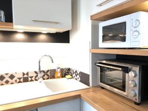 Appartement LE NOIR BOIS ET BLANC - Studio - Wifi - Centre Ville - Entrée Autonome 16 bis Rue de Brest 29000 Quimper Bretagne