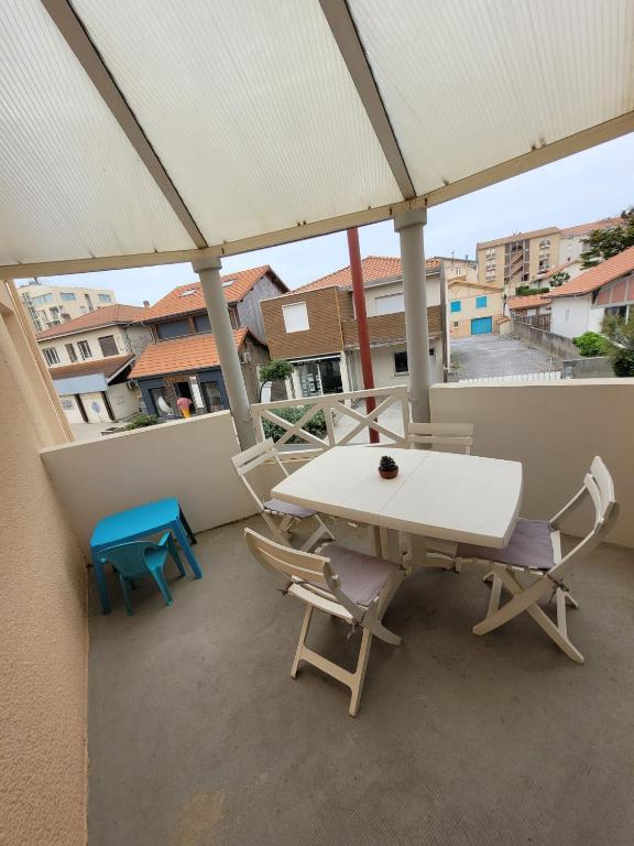 Le P'tit Patio, Terrasse privative. 56600 Lanester