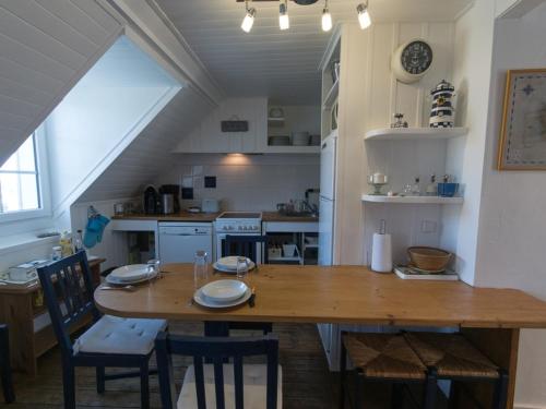 Appartement Appartement Le Palais, 4 pièces, 6 personnes - FR-1-418-58 11, Quai Jacques Le Blanc -  - Le Palais