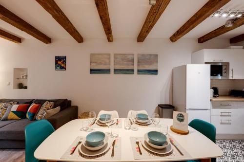 Le Paquier 9 The charm in the heart of the Old Town 150m from the Lake