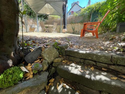 Le Patio, coeur de ville avec garage & jardin, gare à pied