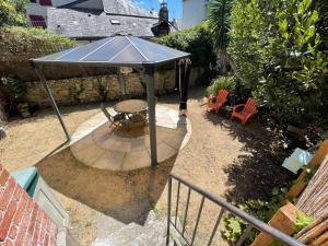 Le Patio, coeur de ville avec garage & jardin, gare à pied