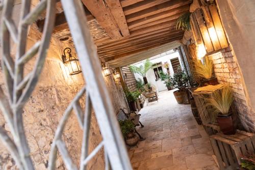 LE PATIO / les suites romantiques du grenier à sel
