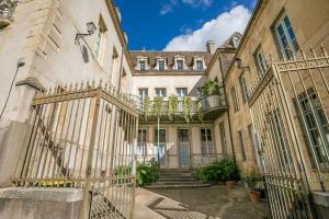 Le Patio - SRLoc