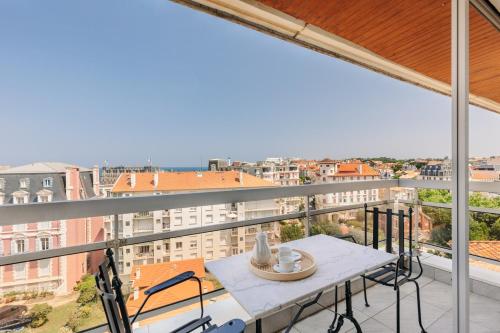 Le Perchoir stay in hypercentre beach 250 m and indoor private parking