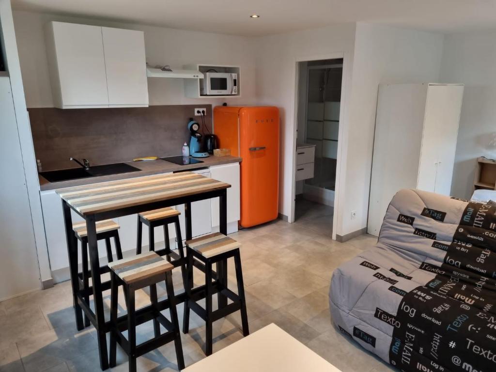 Le Petit Appartement `a Cariad La Rebeuse