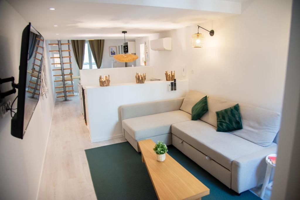 LE PETIT AVIGNONNAIS - COLOFT - INTRAMUROS - CENTER Apt - Coloft 10 Rue Figuière, 84000 Avignon