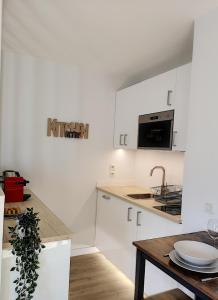 Le Petit Balzac by Cocoonr