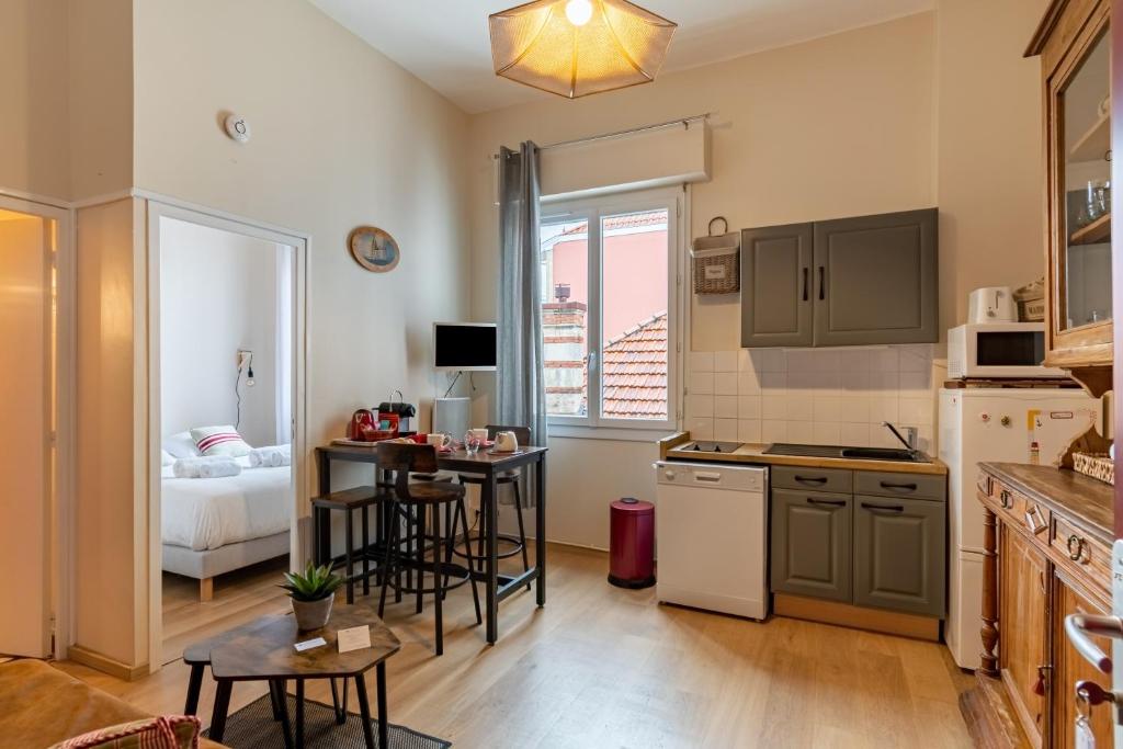 LE PETIT BASQUE - T2 plein de charme 100m plage 374 Boulevard de la plage, 33120 Arcachon