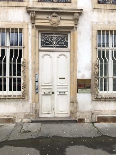 Le Petit Carrière