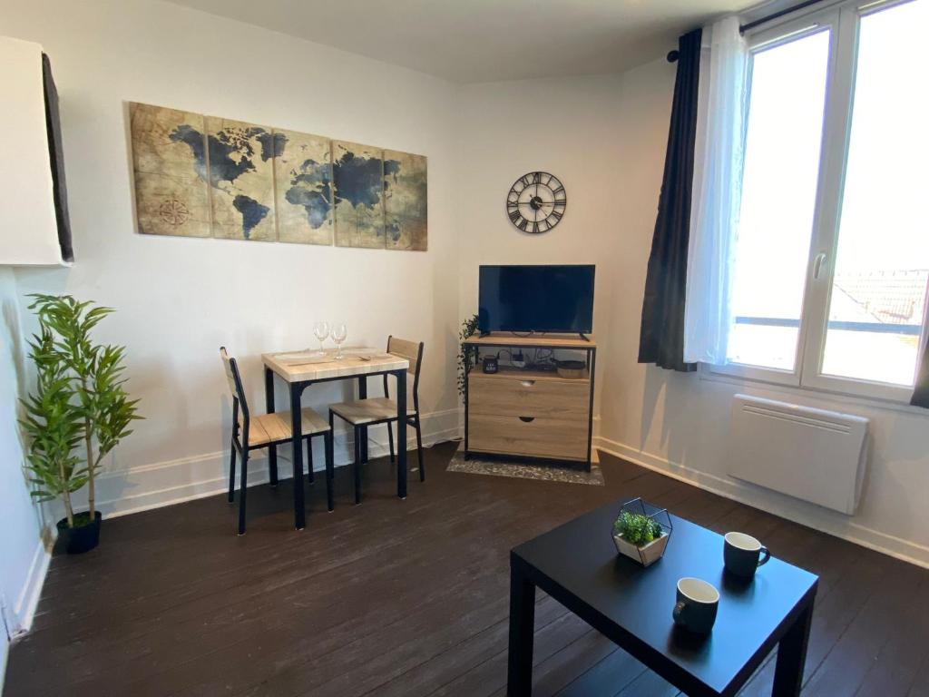 Appartement Le Petit Cerf 3 / Proche Disney / Paris / Wifi 6 Rue du Grand Cerf 77100 Meaux