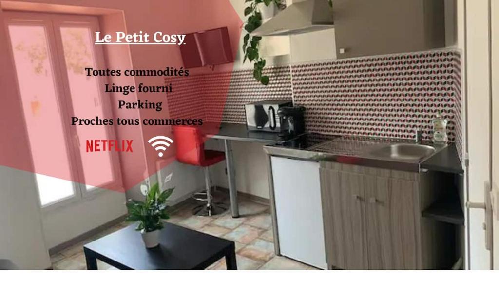 Appartement Le Petit Cosy Centre ville - WIFI - Parking (idéal couple, voyages d'affaire étudiant) 114 Avenue de Paris 79000 Niort